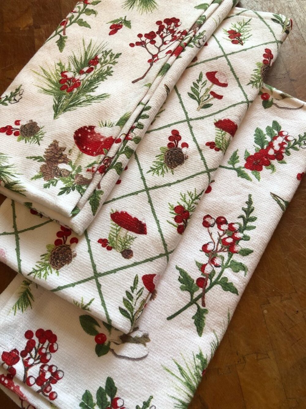 NEW! Set of 3 Kitchen Terry Cotton Winter Festive Snow Holly Hand Tea Towels